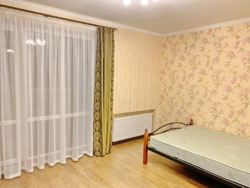 У продажу 4-кімнатна квартира по вул.Харківська 3/2 з ремонтом, меблями та технікою. фото 12