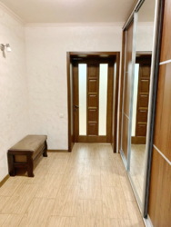 У продажу 4-кімнатна квартира по вул.Харківська 3/2 з ремонтом, меблями та технікою. фото 20