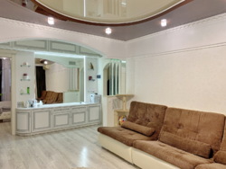 Продається чудова квартира з 4 кімнатами в престижному районі по пр.М.Лушпи фото 2